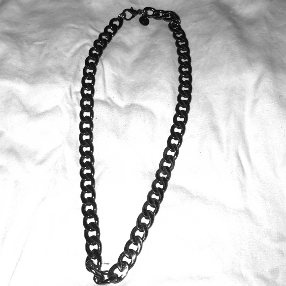 Guess.  Metal. Dog Chain
